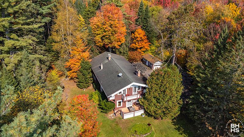 Image 3: LakePlacidHomeOnCobbleHillRoad