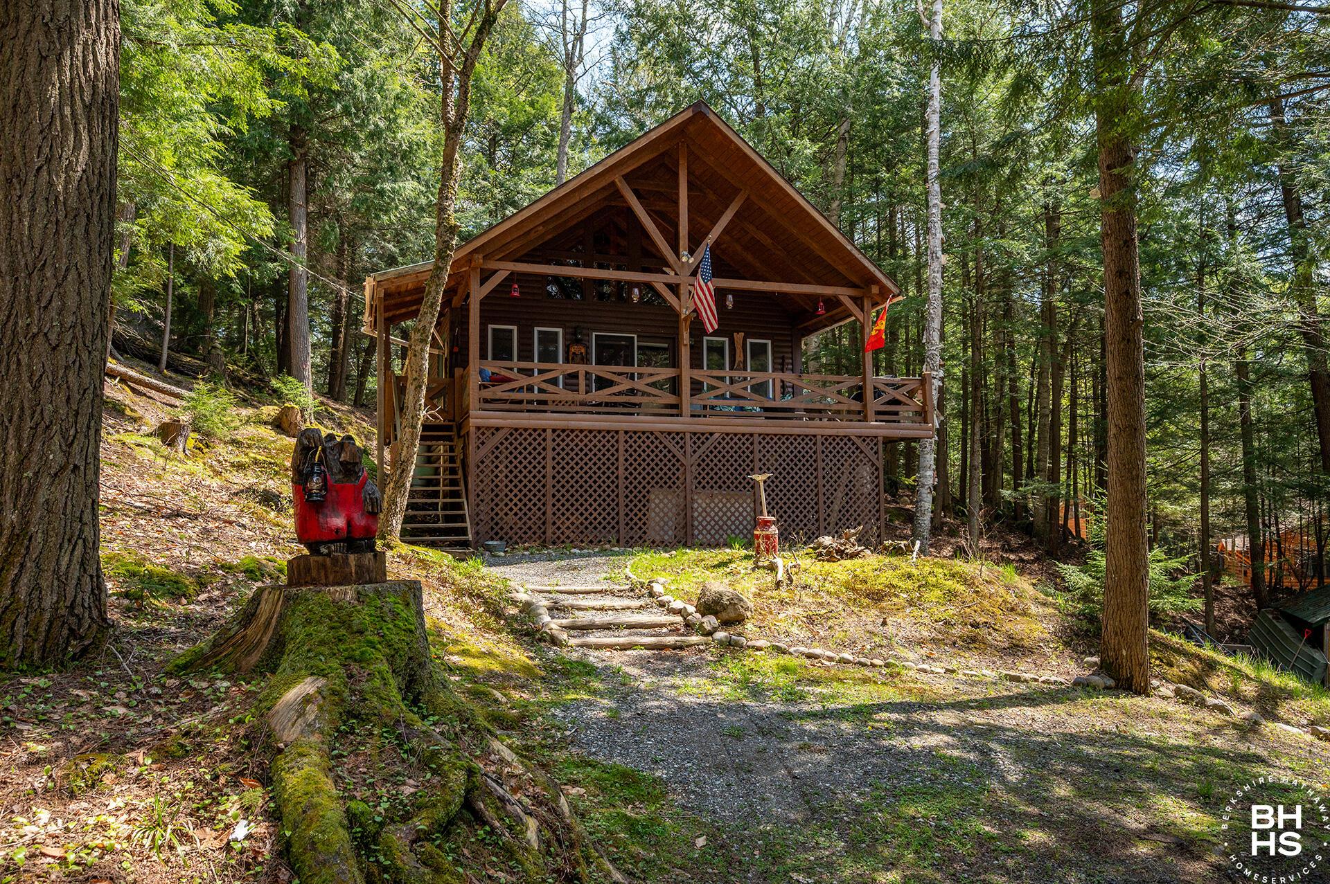 Image 1: 47FishCreekPark_Exterior_L