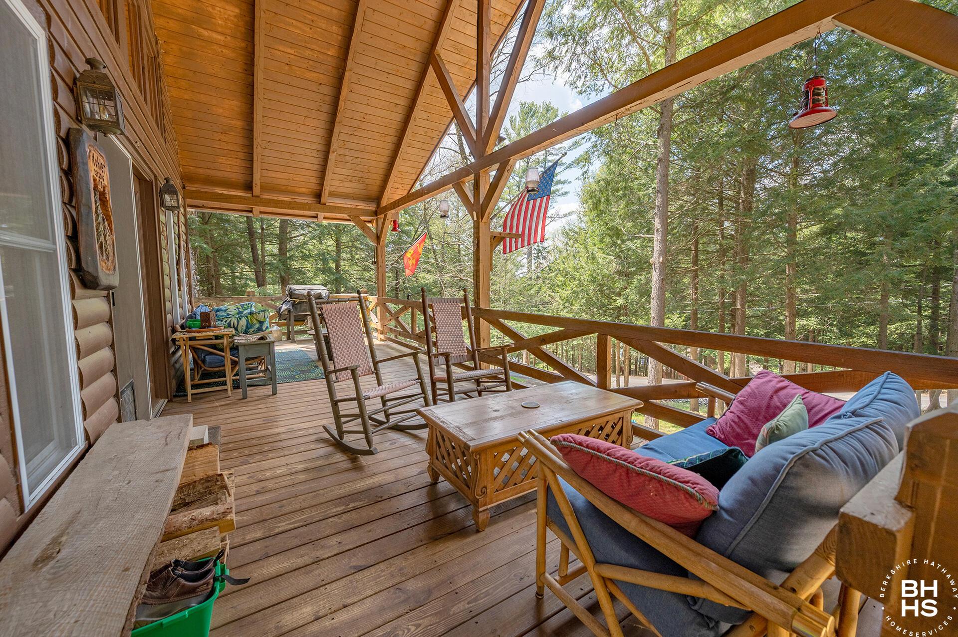 Image 2: 47FishCreekPark_CoveredPorch_R