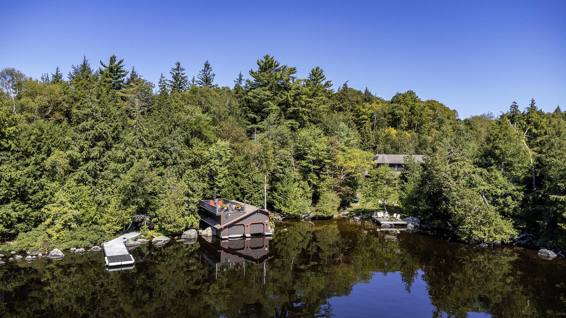 Image 3: A_Property_From_Lake