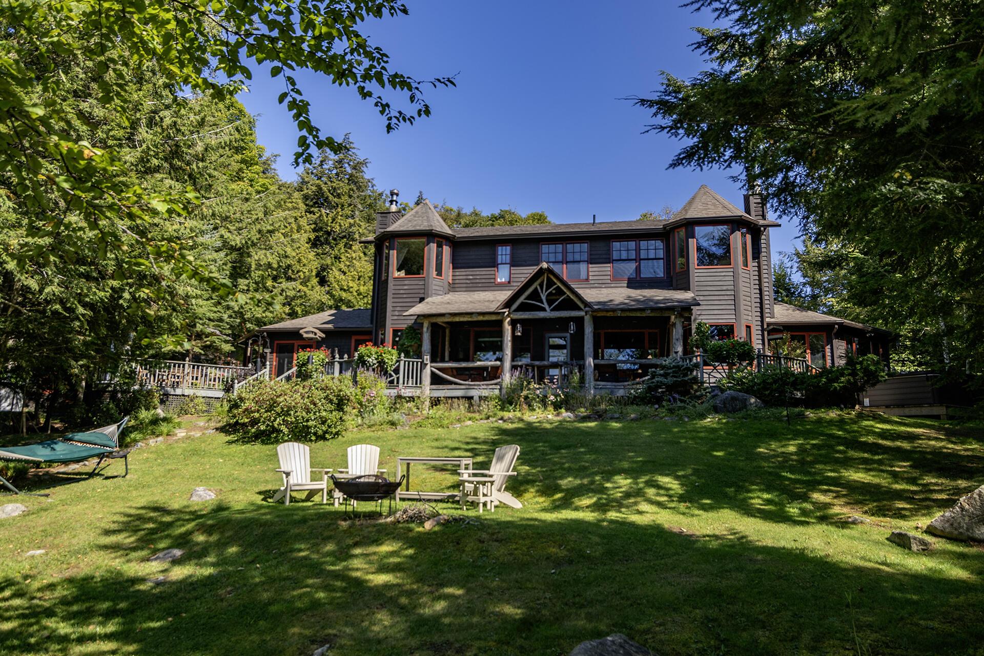 Image 4: Exterior_Back