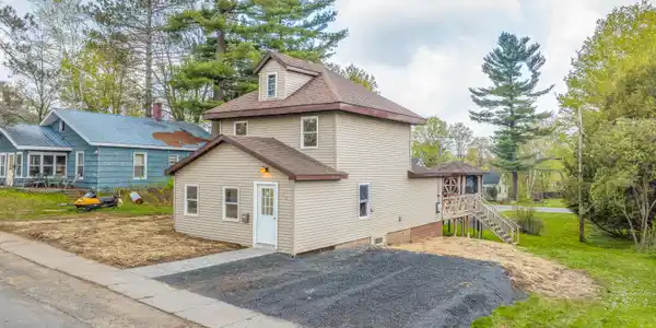 44 Lakeview