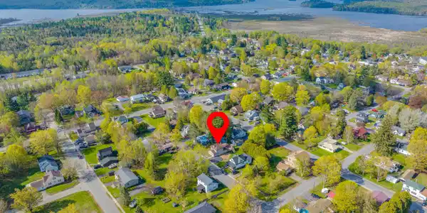Image 3: 44 Lakeview Ave-6