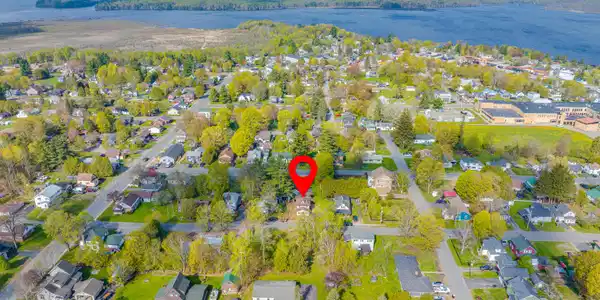 Image 4: 44 Lakeview Ave-7
