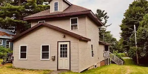 44 Lakeview Ave