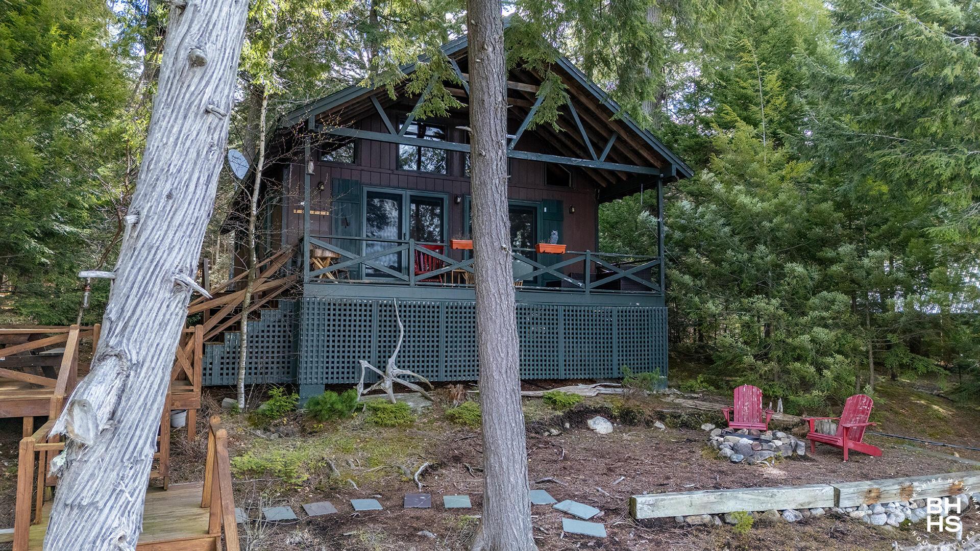 Image 3: CampNorthlightOnUpperSaranac_A_Exterior_