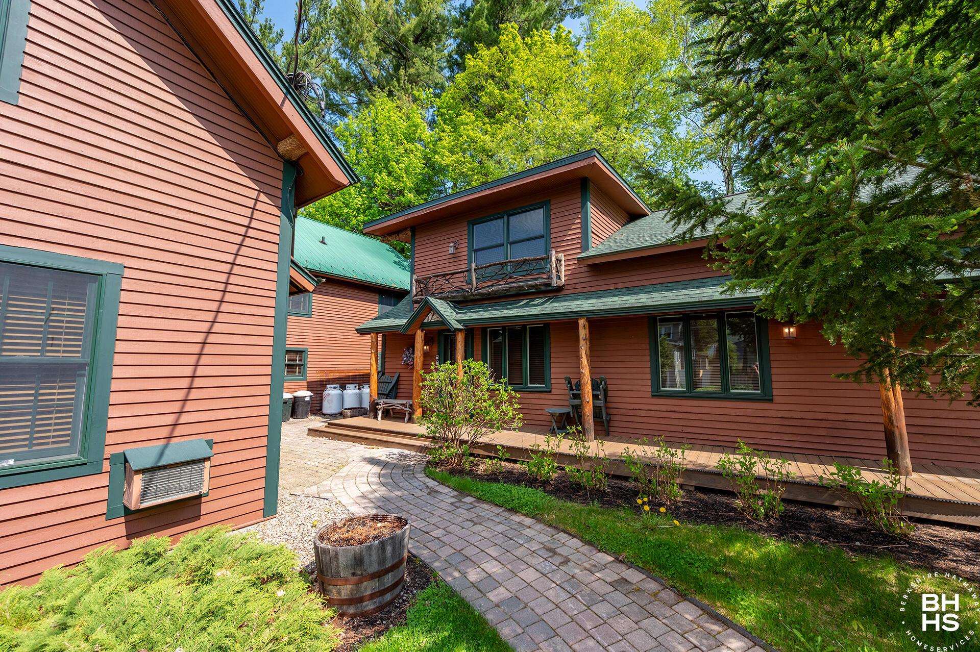 Image 1: PineLodge1_Exterior