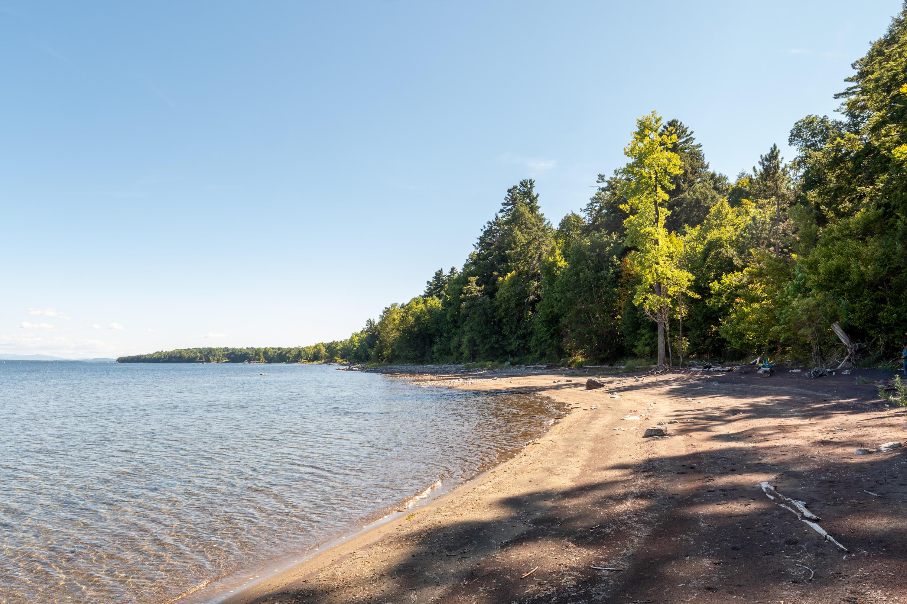Image 2: 3388 Essex | Lake Champlain