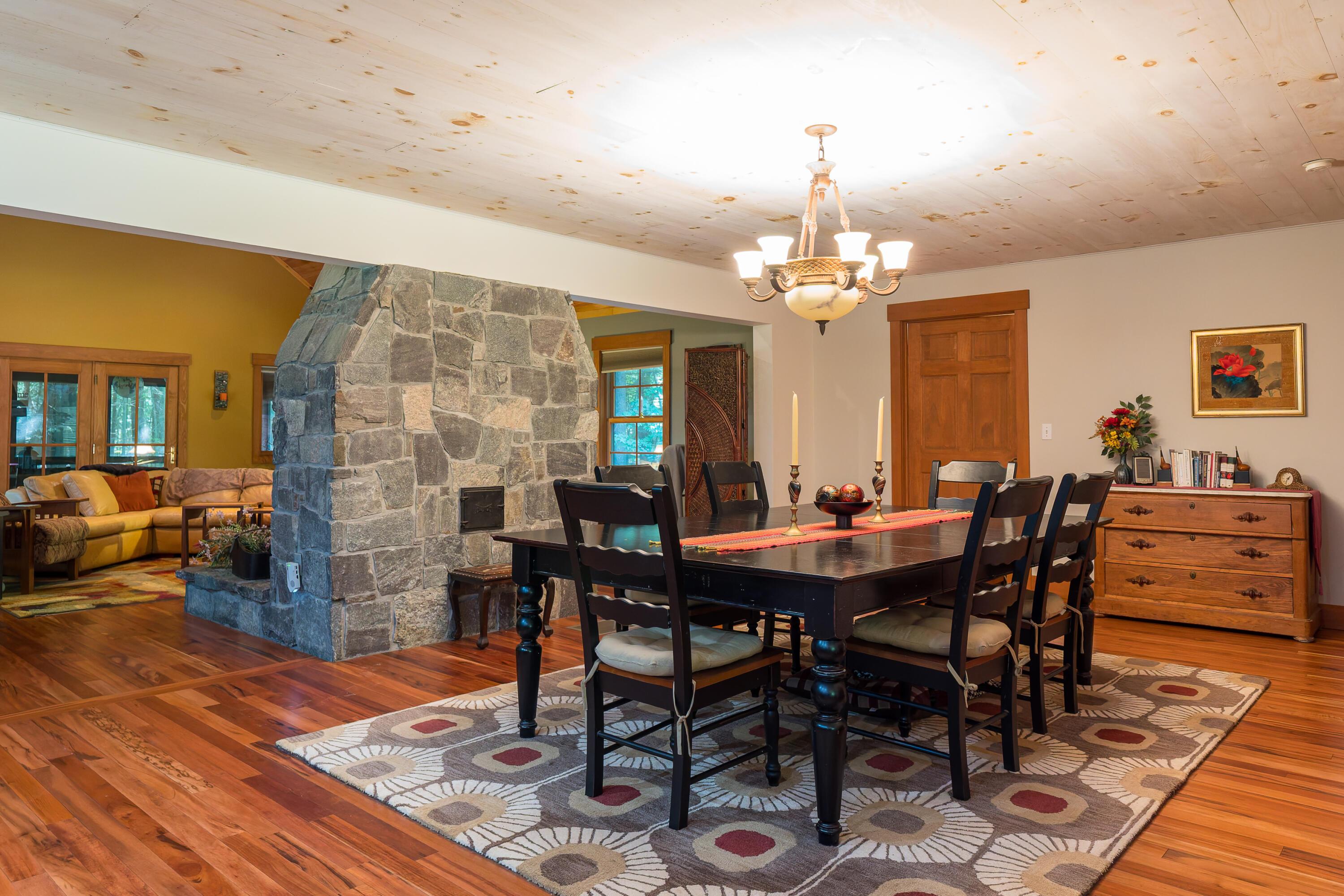 Image 4: 3388 Essex | Lake Champlain