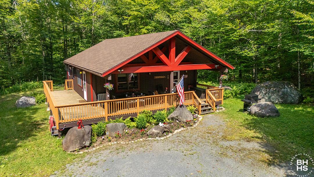 Image 1: SaranacLakeCottageOnBartlettCarry