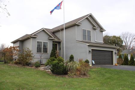 82 Bay Road