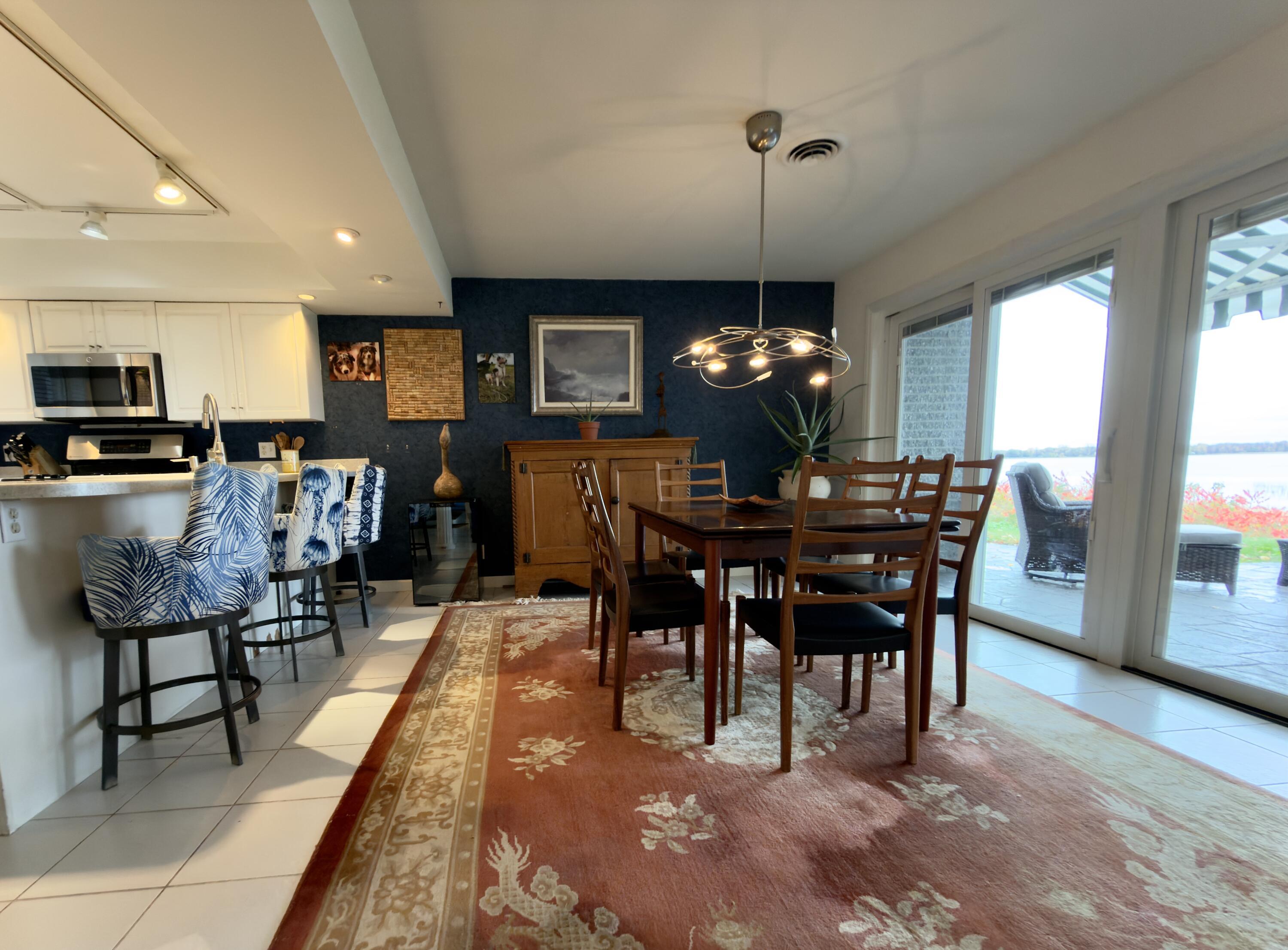 Image 4: Dining Room