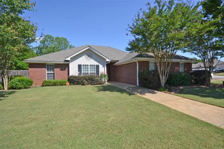 465 River Oaks Drive
