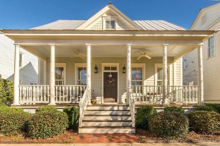 32 CHAPEL HILL Street