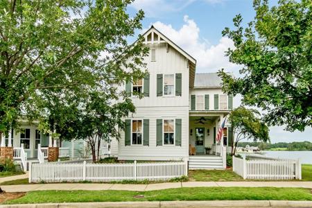 63 DOUBLE OAK Avenue