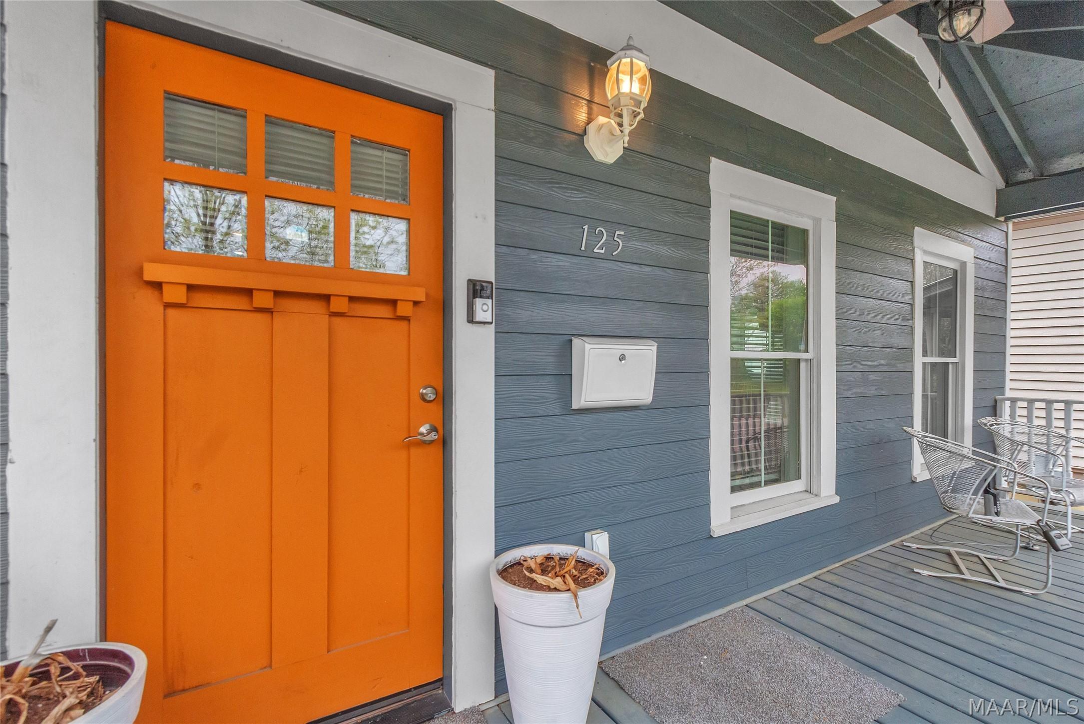 Image 2: Welcoming Front Porch