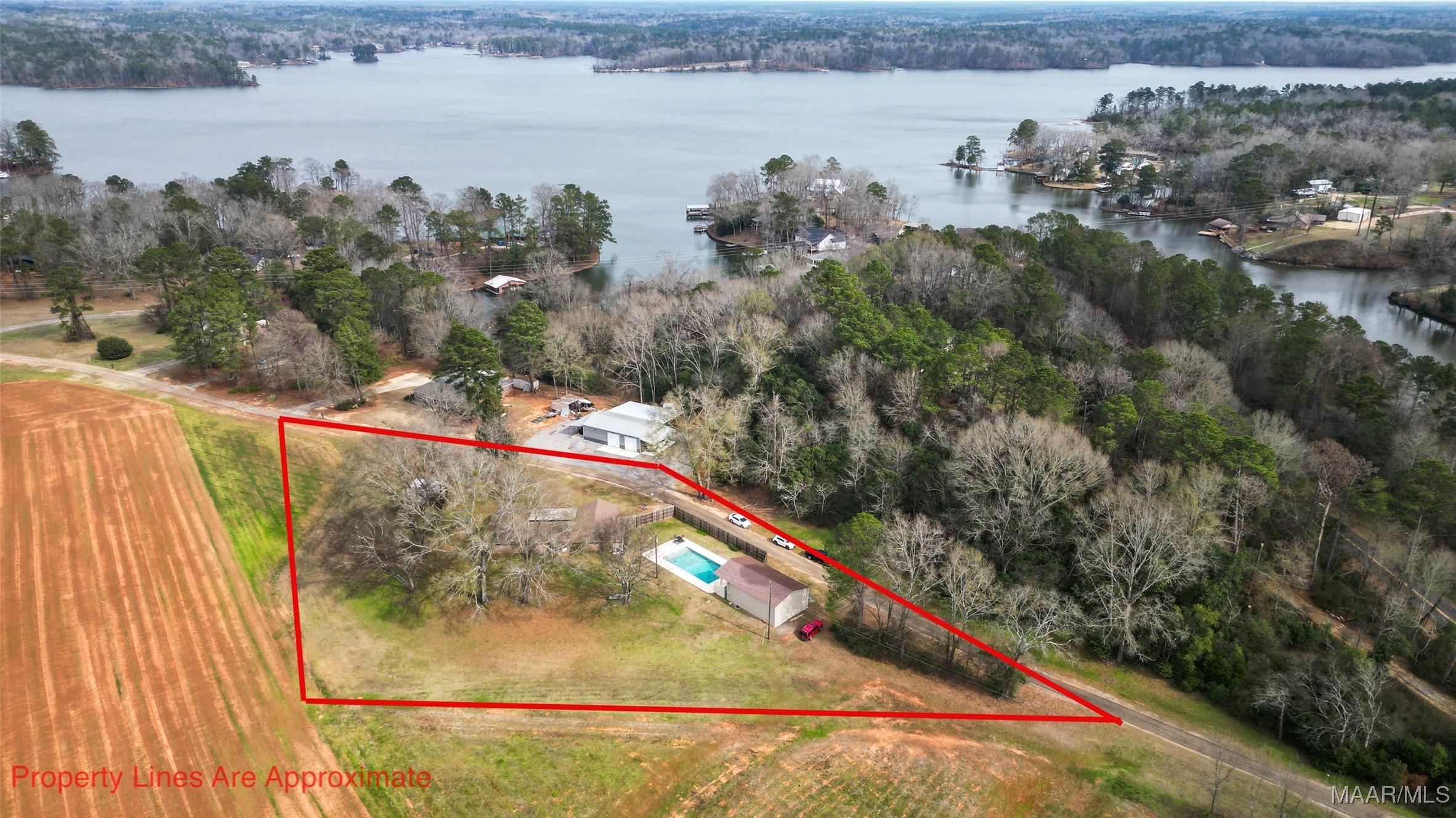 Image 2: Welcome to 95 Hickory Hill Road