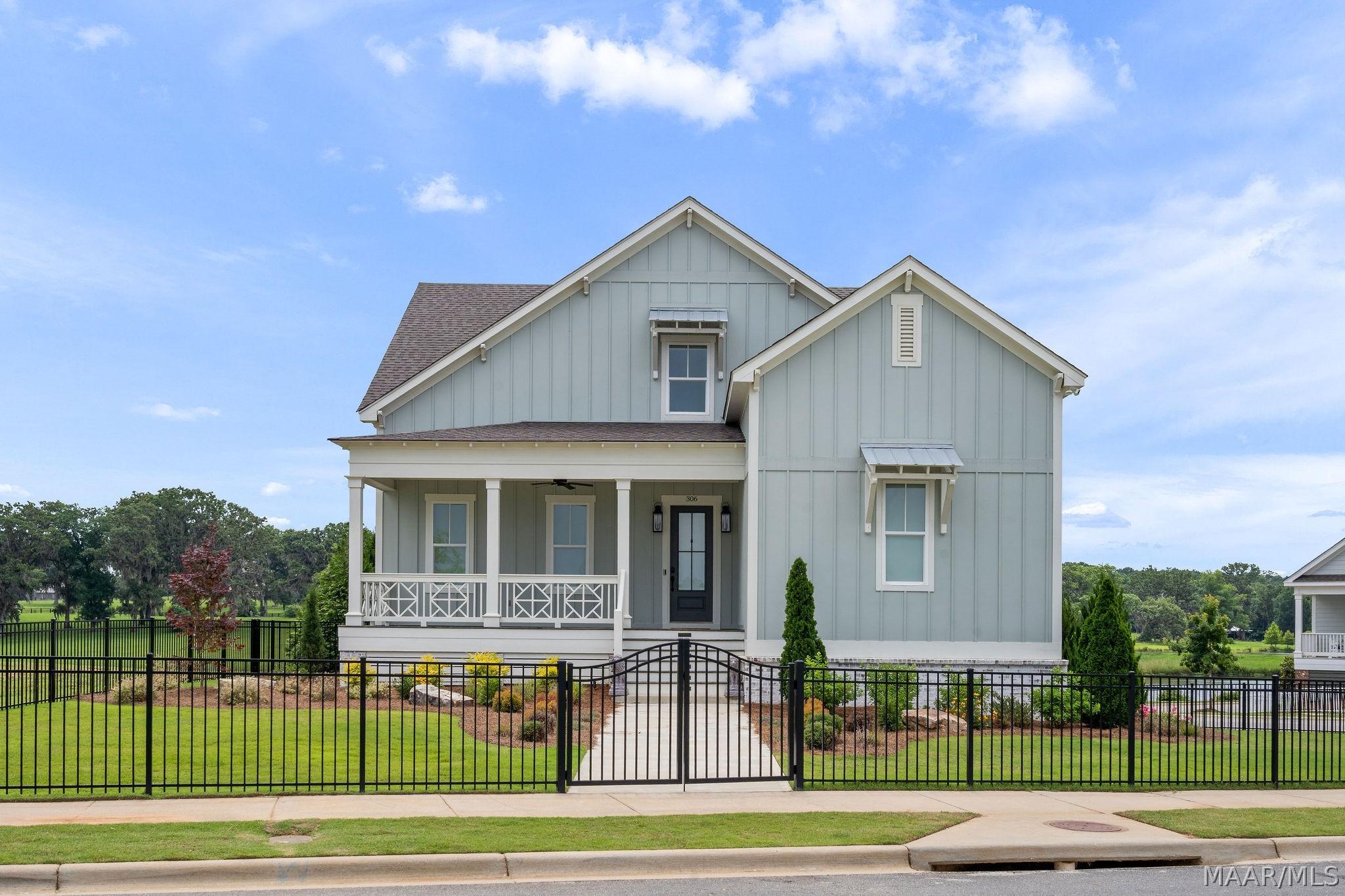Image 1: Welcome home to 306 Heron Hill!