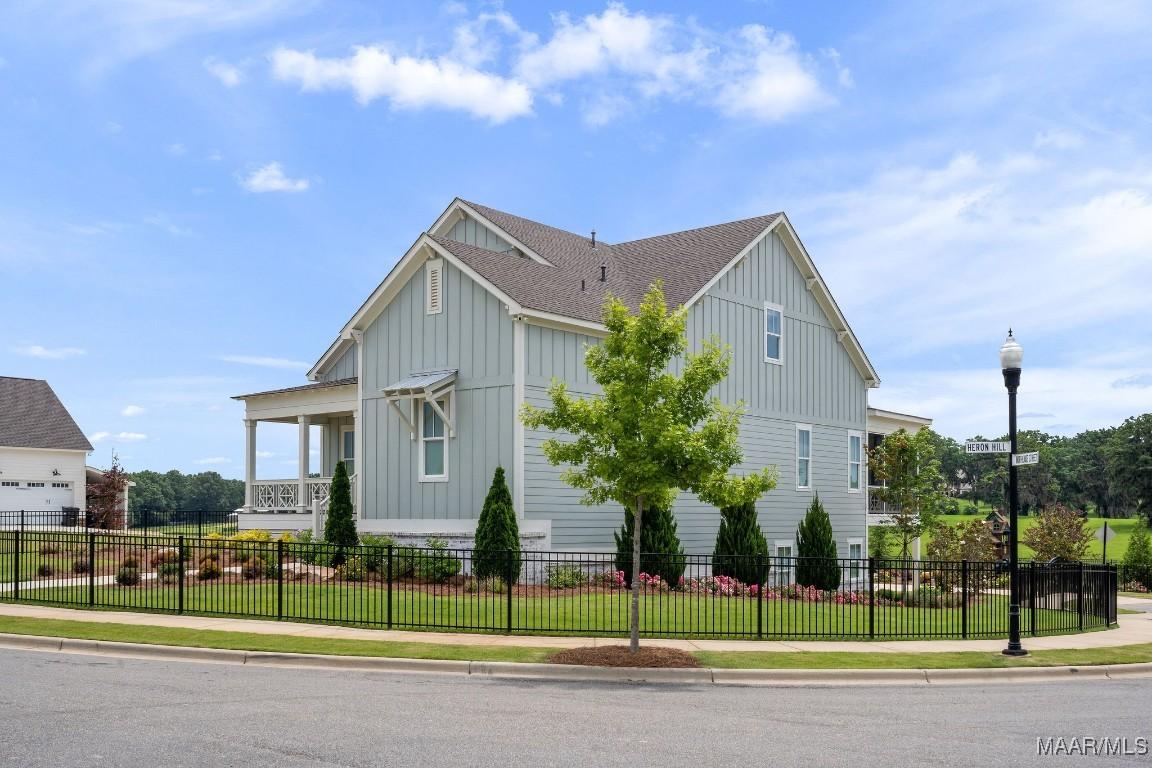 Image 1: Welcome Home to 306 Heron Hill!