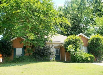 415 RIVER OAKS Drive