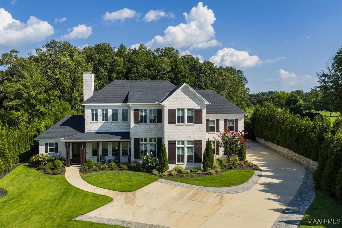 Image 1: Modern luxury living begins at 28 Waters Lane!