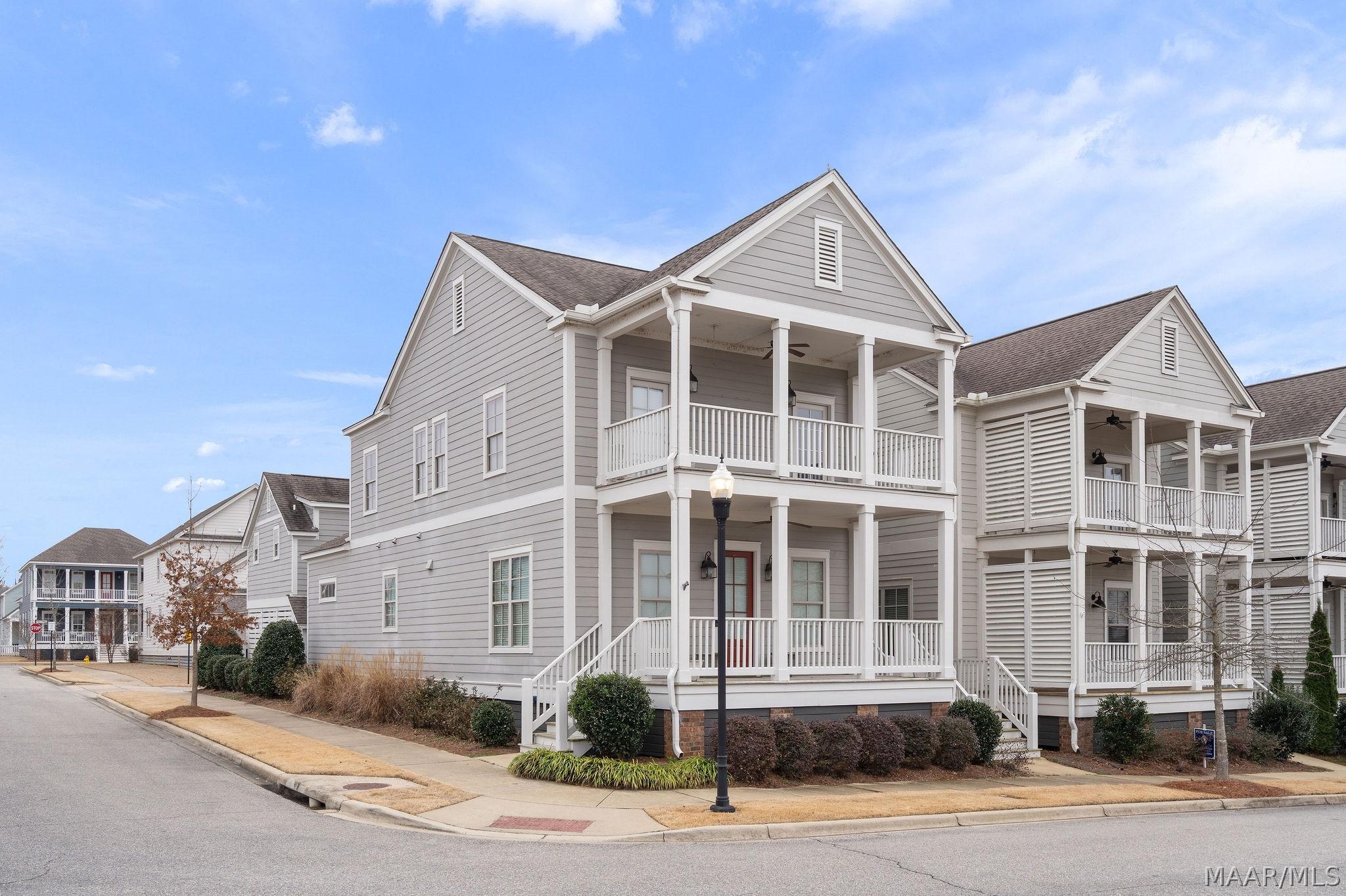 Image 1: Welcome home to 182 Northlake Street!!