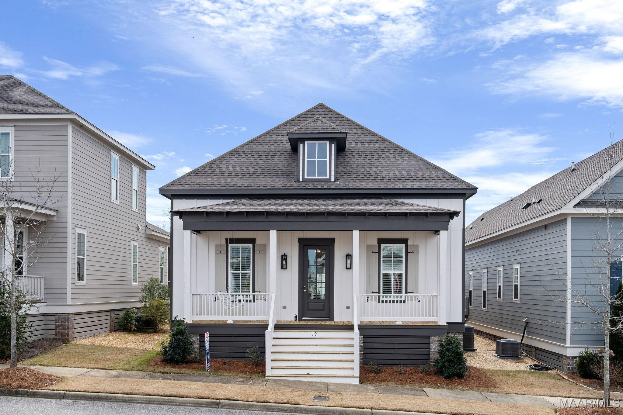 Image 1: Welcome home to 119 Forest Glen Drive!!