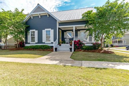 4 WOODRIDGE Avenue