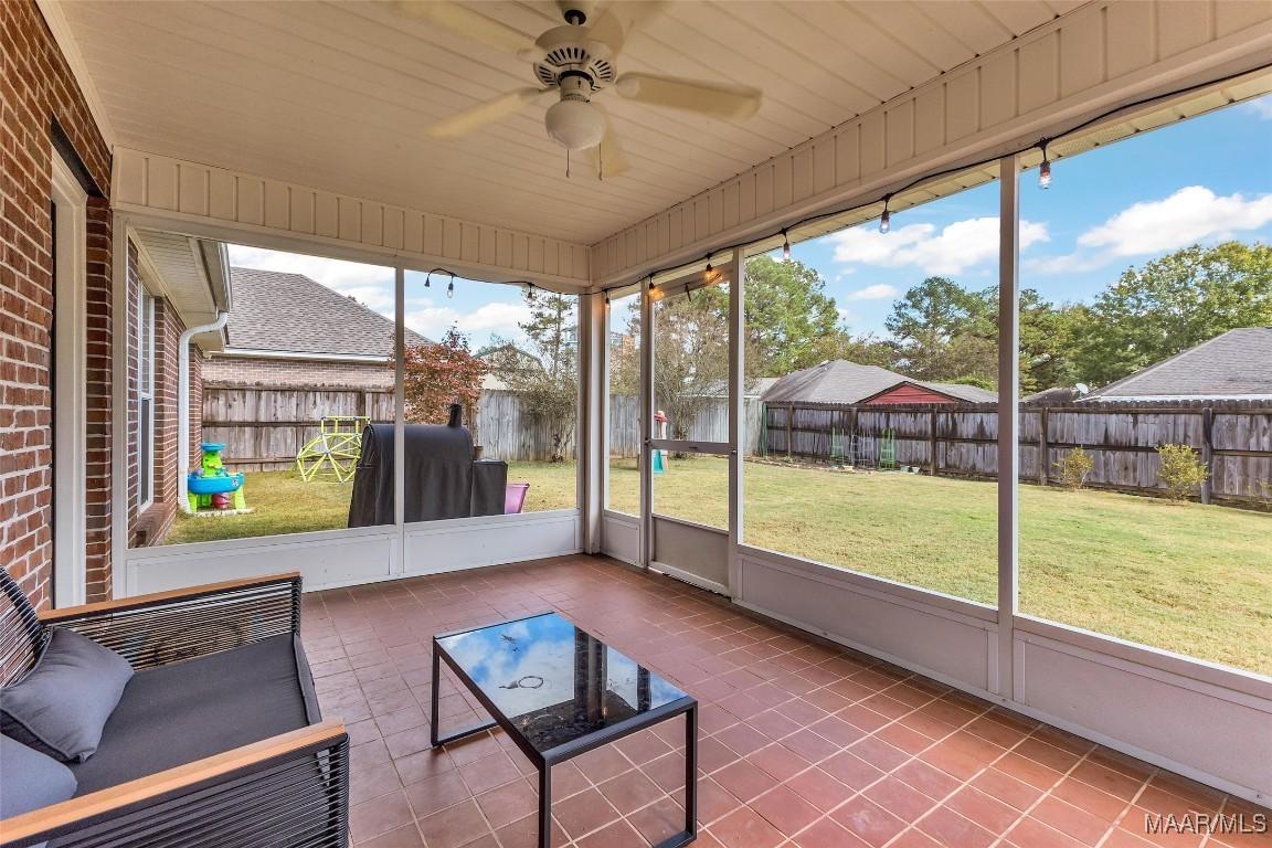Image 3: Screened back porch