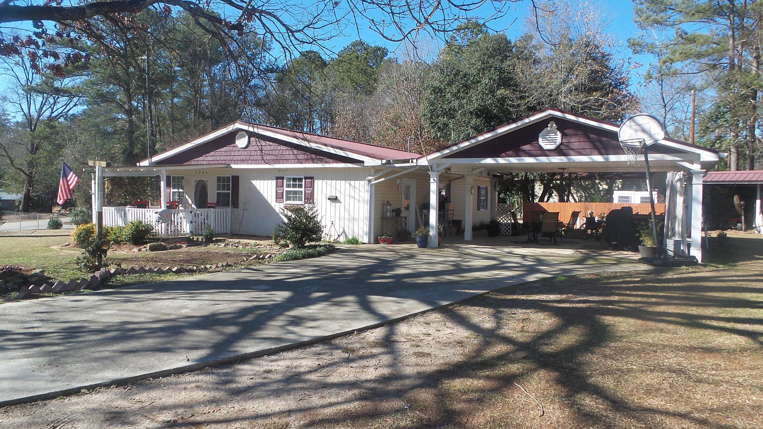 1209 SHORELINE DR Drive, Tignall, GA lhrmls01882021