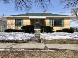 711 E Smith
