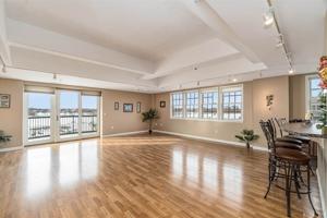 233 Jennison Pl