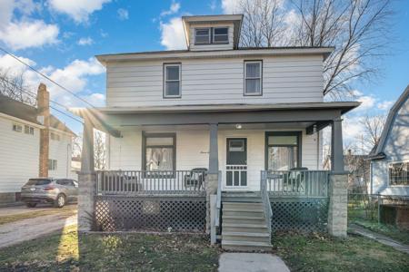 711 N Linn