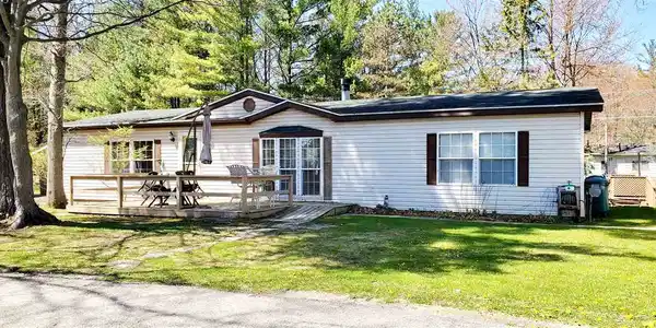 4883 Mikes Dr.