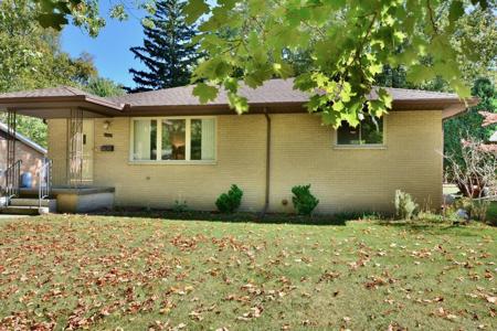 1306 N Dean