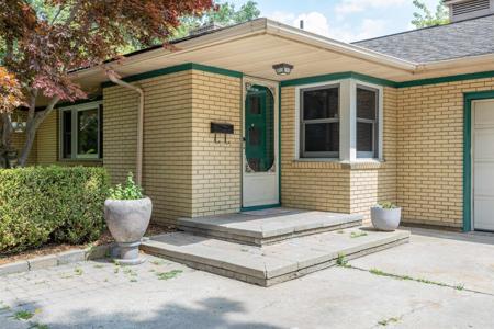 1305 Oak