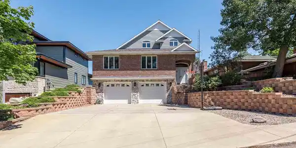 5828 Oak Pointe Dr