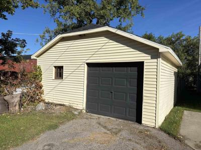 117 E Smith