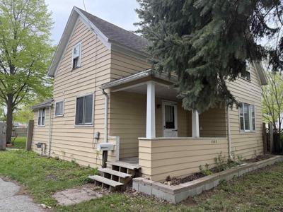 1202 Bradfield