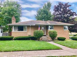 1009 N Dewitt