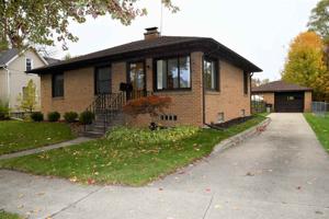 403 E Smith
