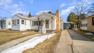 805 Maple Essexville