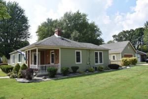370 River Dr