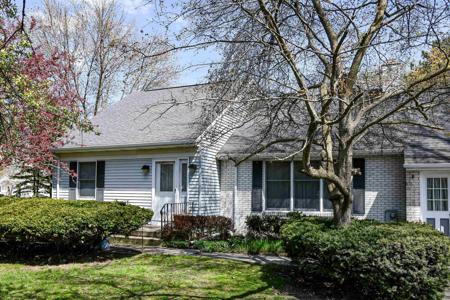 908 Powell