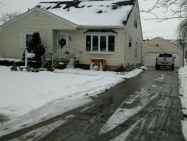 25 Sharlear Dr W.