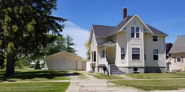 563 N Center