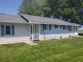 4958 Lakeside Dr