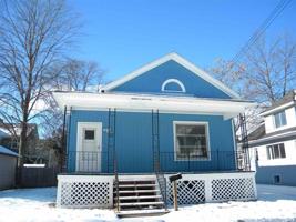 907 N Birney