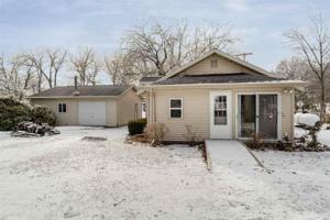 2744 N Peterson Beach Dr