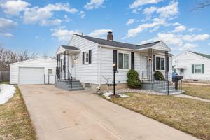 908 N Dewitt
